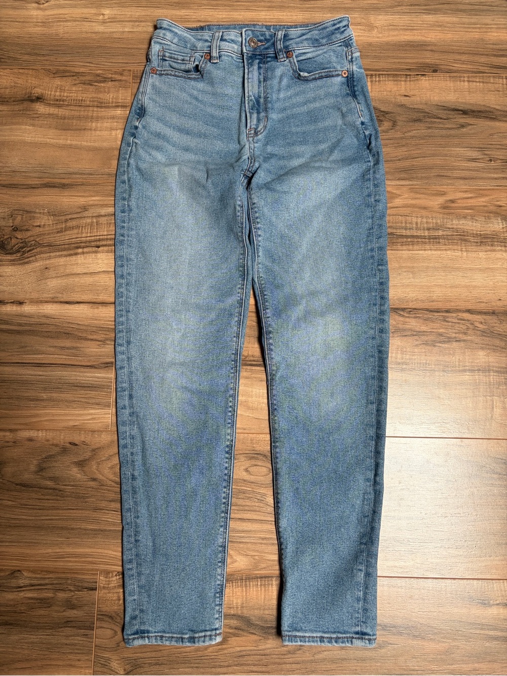 American Eagle Outfitters Light Blue Mom Jean